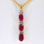 Gouden hanger met diamanten en robijn, excl. ketting