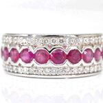 Witgouden pave ring met diamanten en robijn