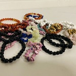 Ca. 30x Assorti armbanden kogel/trommel/split