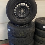 Set winterbanden 215/65 r16 op renault metalen