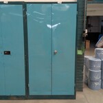 Werkplaatskast met inhoud