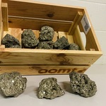 Ca. 12x Pyriet clusters