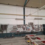 Divers richtbank en carrosserie-reparatieapparatuur op wandbord