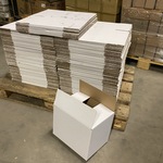 Ca. 190x Verzenddozen 30x22x25cm, wit