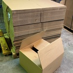 65 Grote verzenddozen 53x51x32cm dubbelgolf Bruin