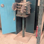 Busschudder op sokkel