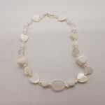 Collier met witte jade en zoetwater parels