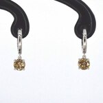 Witgouden oorbellen met natuurlijke diamanten