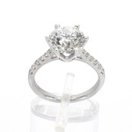 Witgouden ring met natuurlijke diamanten en een grote briljant geslepe