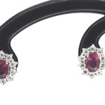 Witgouden oorbellen met natuurlijke diamanten en robijnen