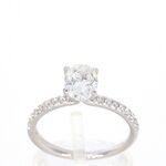 Witgouden solitair ring met 1.00 carat ovaal geslepen diamant en Brilj