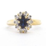 Gouden ring met een natuurlijke saffier en diamanten