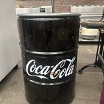Coca Cola olievat reclame object/onderstel statafel