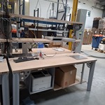 inpakbalie met 2x weegschaal en 2x printer