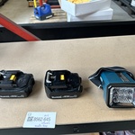 Bouwlamp en 2x accu, Makita