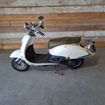Scooter, AGM, V641 | IVA, Wit, 2017