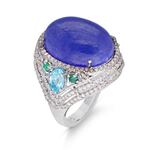 Grote ovaal gevormde ring met een tanzaniet, topazen, smaragden en nat
