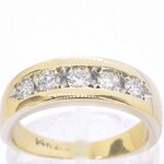 Gouden rijring met diamanten