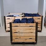 Partij broeken, overhemden en diverse kleding