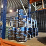 Partij Flexa zijdeglanslak RAL 9010 en wit, 19 liter totaal