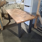 Eetkamer tafel, Visgraad, 2025