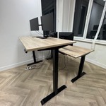 2x Elektrische zit-sta bureau