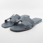 Paar slippers, maat 40, Hermès