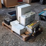 Diverse omvormers en installatie benodigdheden