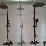 Regendouche Xenz, Cinca, chroom