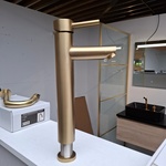 Waskomkraan 304, goud geborsteld