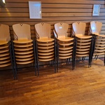 13x Kantinetafel met 42 stoelen