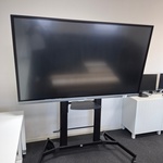 Beeldscherm op onderstel BenQ, RE7503, bouwjaar 2023