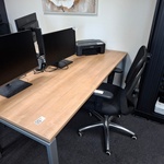 2x Bureau met 1 bureaustoel