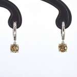 Witgouden oorbellen met natuurlijke diamanten