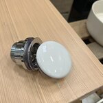 Waste met keramische witte afdekdeksel HR, wastafelkraan, wit
