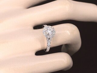 Platina entourage ring met 1.65 carat briljant diamanten