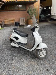 Scooter Qwic, wit
