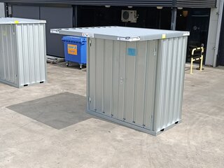 Opslagcontainer met afdak overkapping, bouwjaar 2023