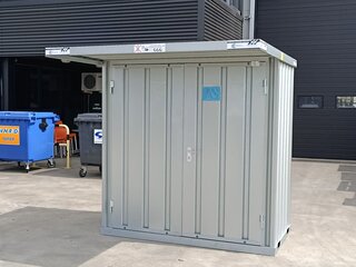 Opslagcontainer met afdak overkapping, bouwjaar 2023