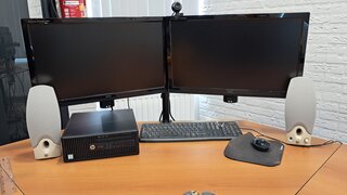 2x Beeldscherm met beugel en computer Iiyama, ProLite E2482HSD