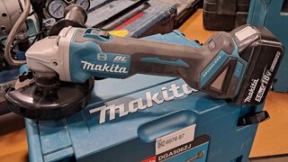 Accu haakseslijper Makita, DGA506, bouwjaar 2020