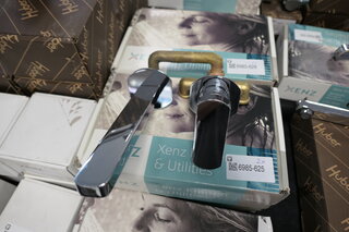 2x Wastafelkraan Xenz, Ebro, chroom