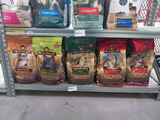 14x Zak hondenvoer Wolfsblut