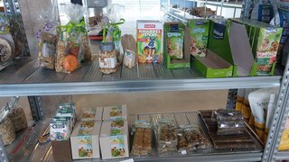 Partij knaagdieren snacks o.a. JR Farm, Beaphar