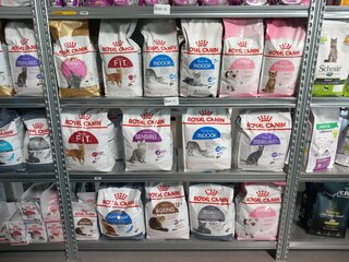 Ca. 24x Zak kattenvoer brokjes Royal Canin