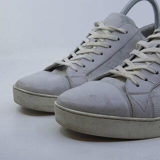 Paar sneakers, maat 9 Louis Vuitton, MS1107