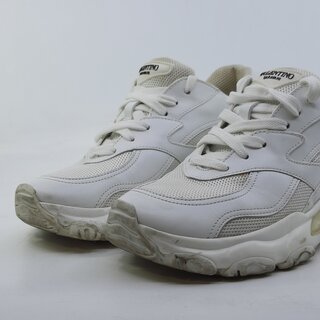 Paar sneakers, maat 36 1/2 Valentino, TQ155W2