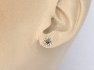 Witgouden solitair oorbellen met champagne diamant 2.00 carat