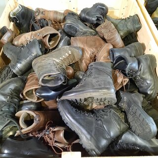 Partij diverse schoenen