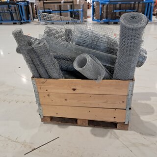 Diverse soorten gaas op pallet Garmix en Kence , Grijs / Chroom, 2023